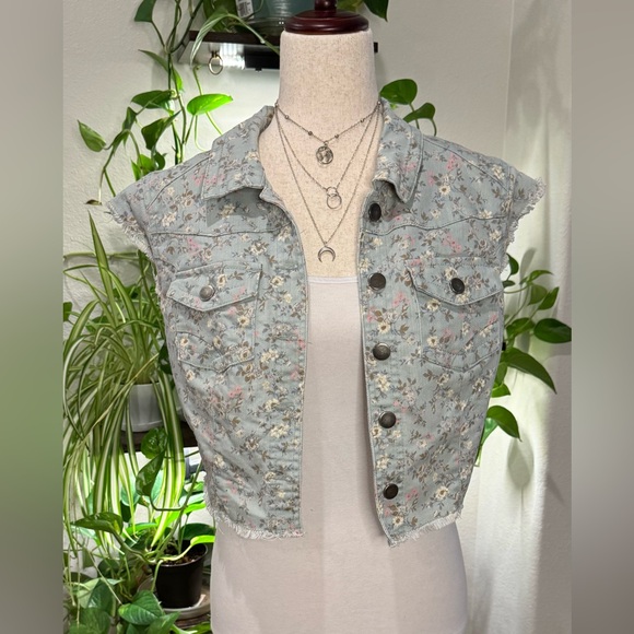 No Boundaries Jackets & Blazers - No Boundaries Light Blue Floral Jean Vest
